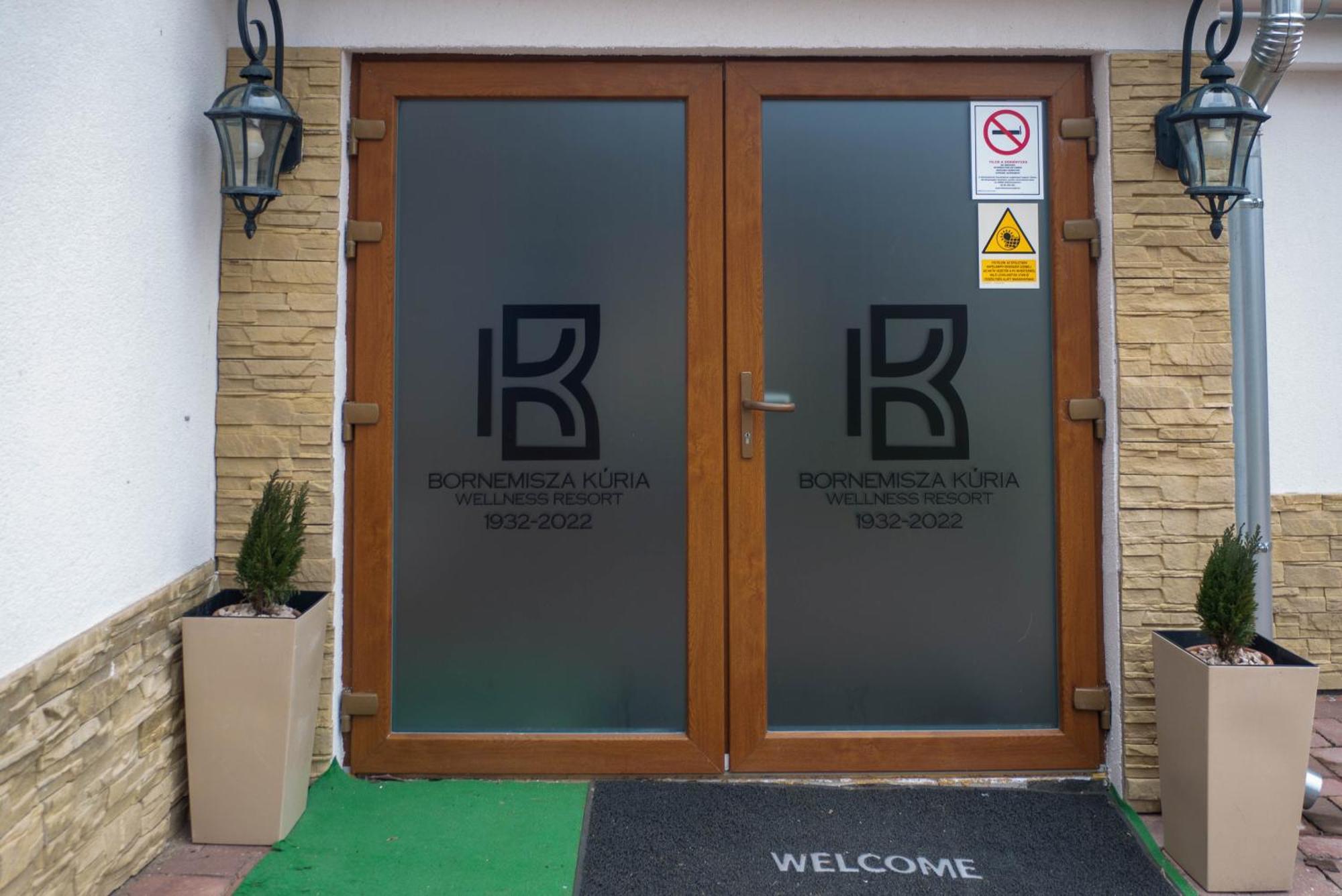 Bornemisza Kuria Wellness Resort Tiszabecs Bagian luar foto